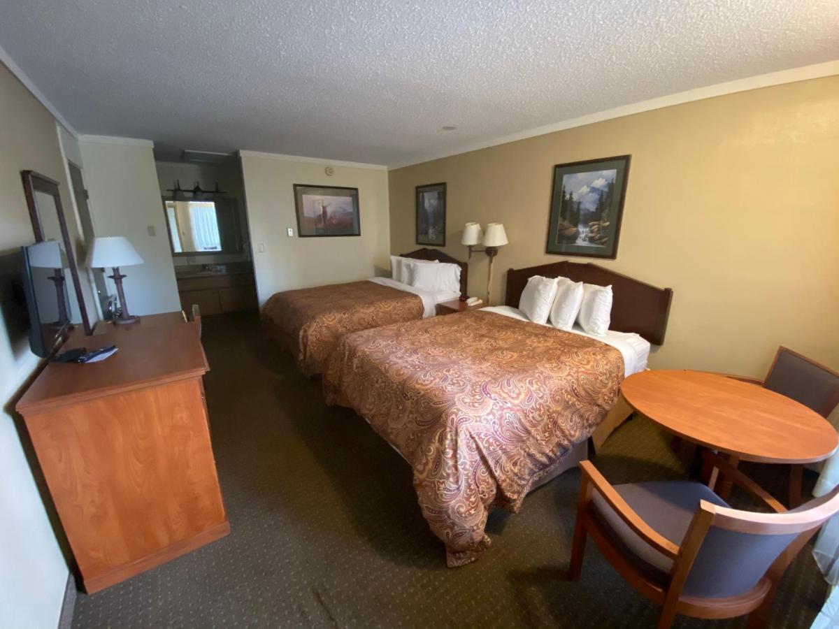 Snowshoe Motel